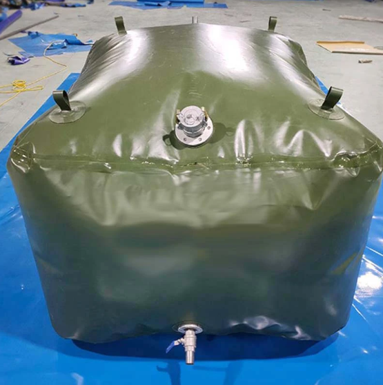 Portable and Foldable Fuel Tank for Outdoor Vehicles